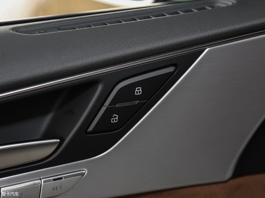 2017WA8 6.3L W12 quattro Ş