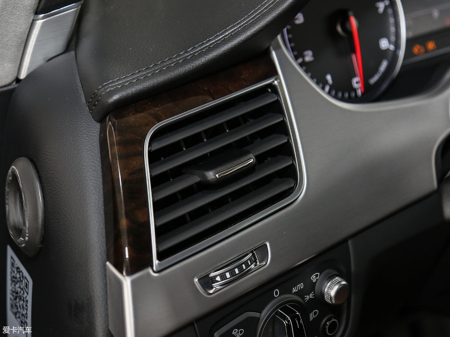 2017WA8 6.3L W12 quattro Ş