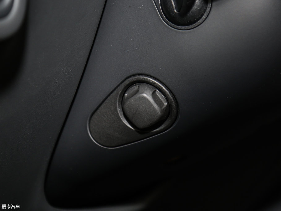 2017WA8 6.3L W12 quattro Ş