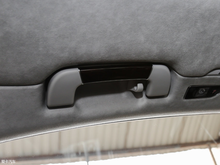 2017WA8 6.3L W12 quattro Ş