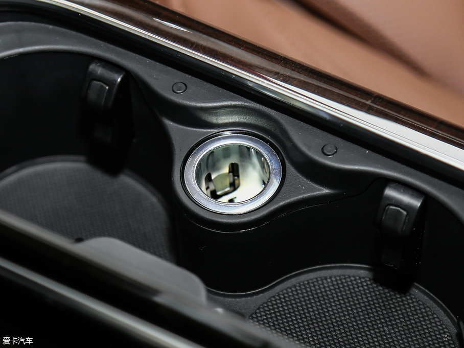 2017WA8 6.3L W12 quattro Ş