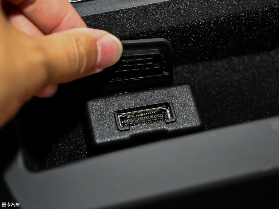 2017WA8 6.3L W12 quattro Ş