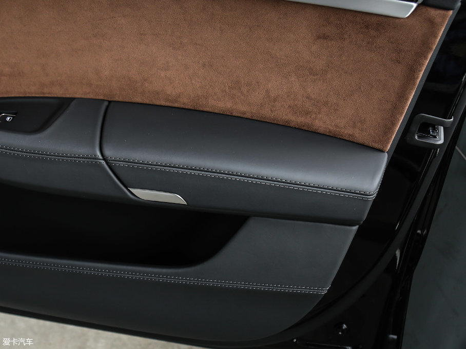 2017WA8 6.3L W12 quattro Ş