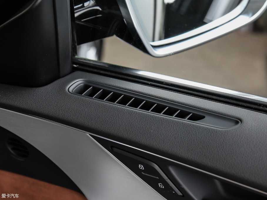 2017WA8 6.3L W12 quattro Ş