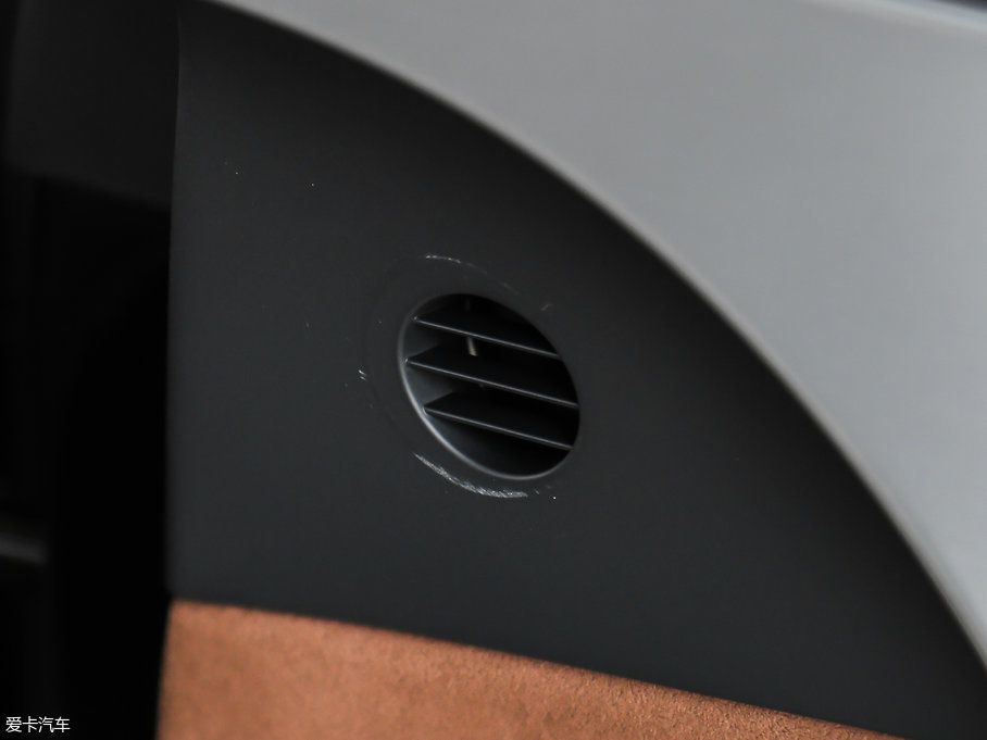 2017WA8 6.3L W12 quattro Ş