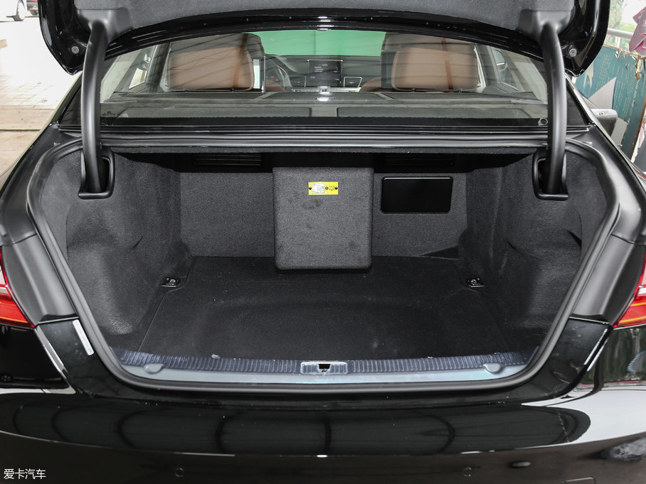 2017WA8 6.3L W12 quattro Ş