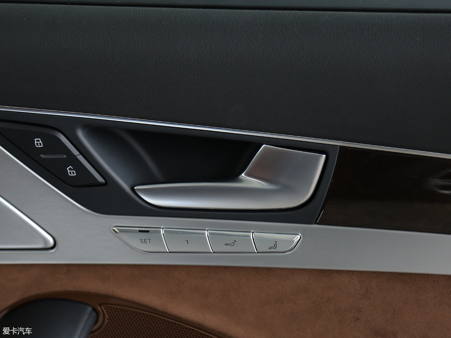 2017?yun)WA8 6.3L W12 quattro Ş