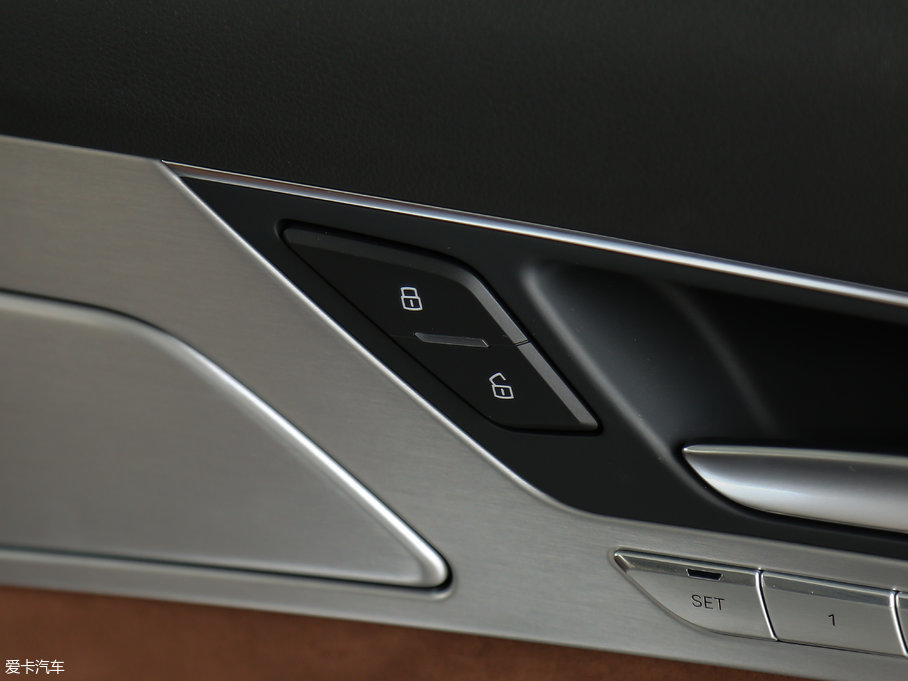 2017WA8 6.3L W12 quattro Ş