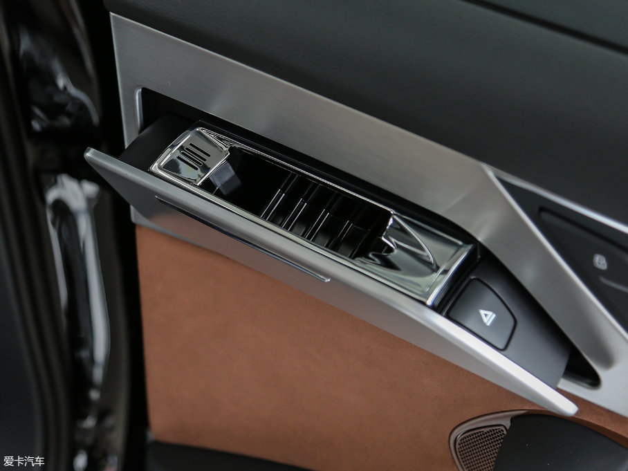 2017WA8 6.3L W12 quattro Ş