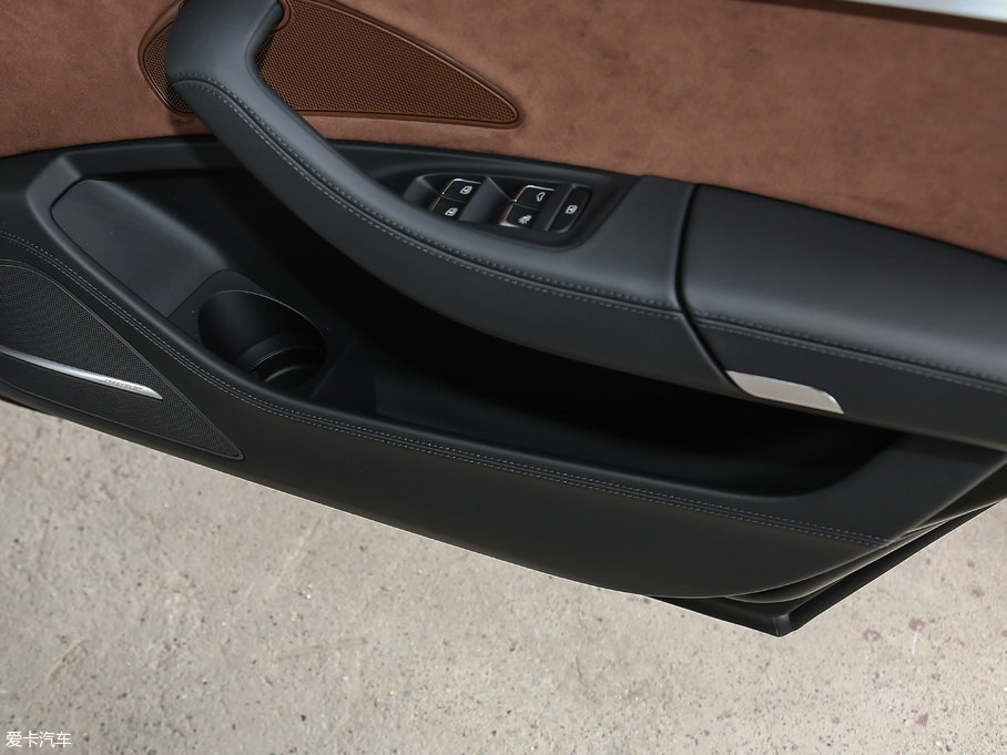 2017?yun)WA8 6.3L W12 quattro Ş