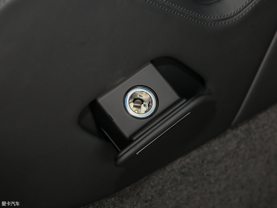 2017WA8 6.3L W12 quattro Ş