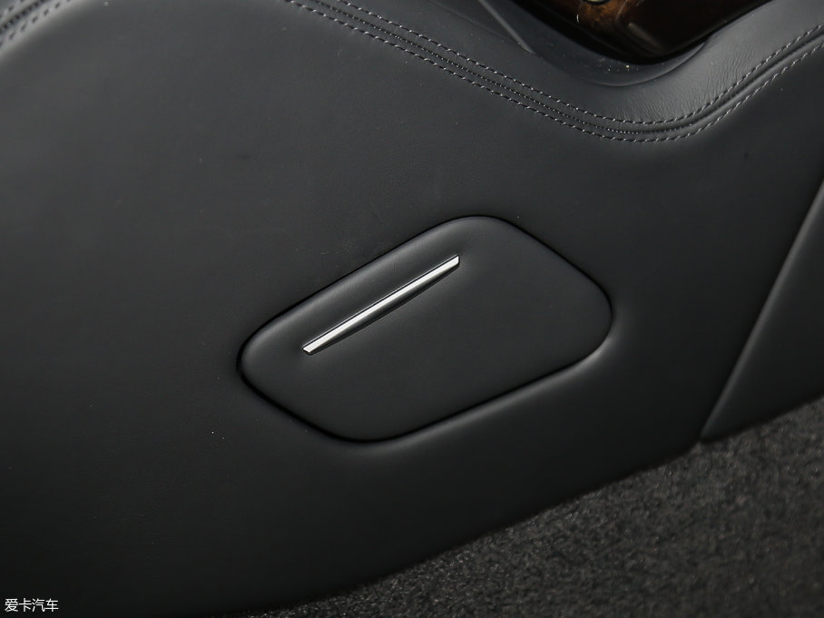 2017WA8 6.3L W12 quattro Ş