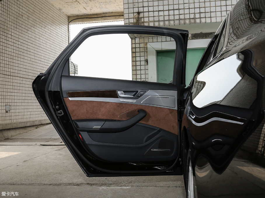 2017?yun)WA8 6.3L W12 quattro Ş