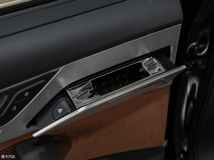 2017WA8 6.3L W12 quattro Ş