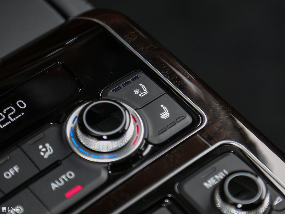 2017WA8 6.3L W12 quattro Ş