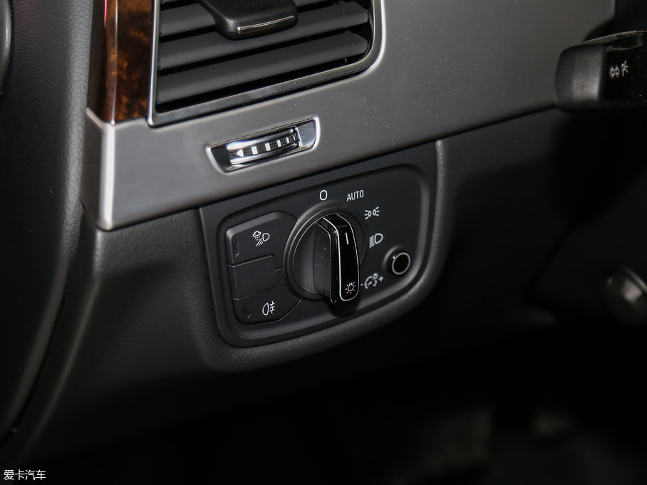 2017?yun)WA8 45 TFSI quattro I(lng)ȾӢ