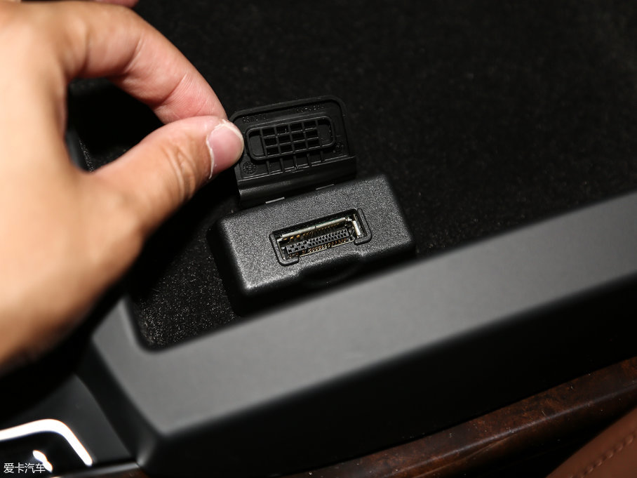 2017WA8 45 TFSI quattro I(lng)ȾӢ