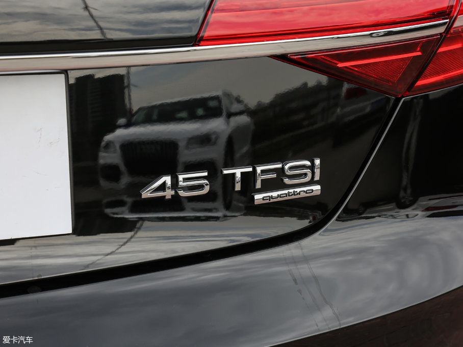 2017WA8 45 TFSI quattro A