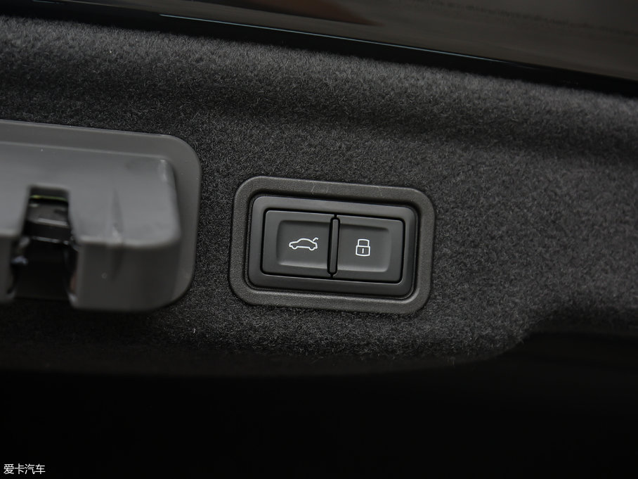 2017WA8 45 TFSI quattro A