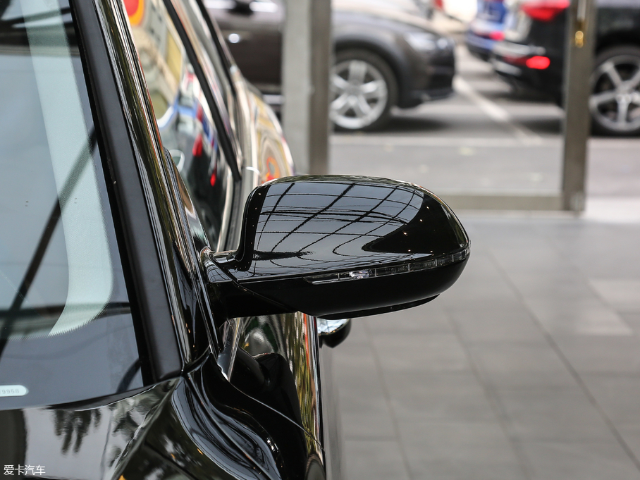 2017WA8 45 TFSI quattro ׿Խh