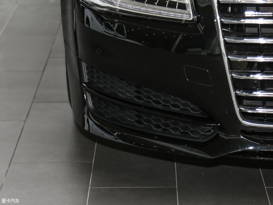 2017WA8 45 TFSI quattro ׿Խh