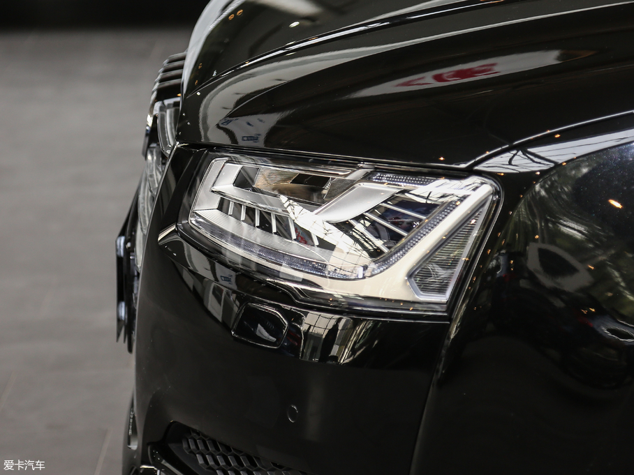 2017WA8 45 TFSI quattro ׿Խh