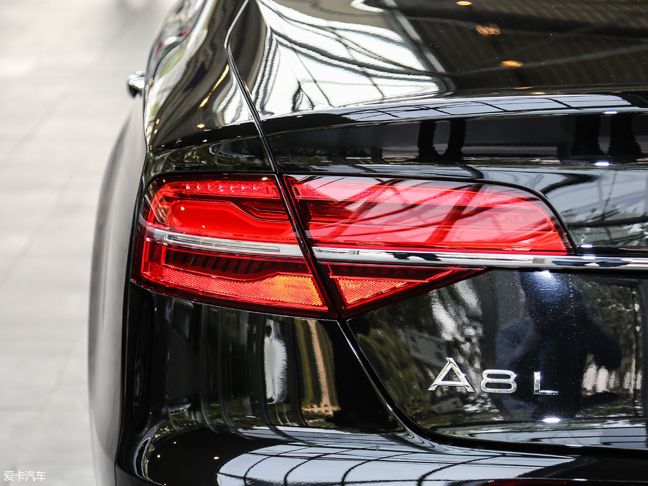 2017WA8 45 TFSI quattro ׿Խh