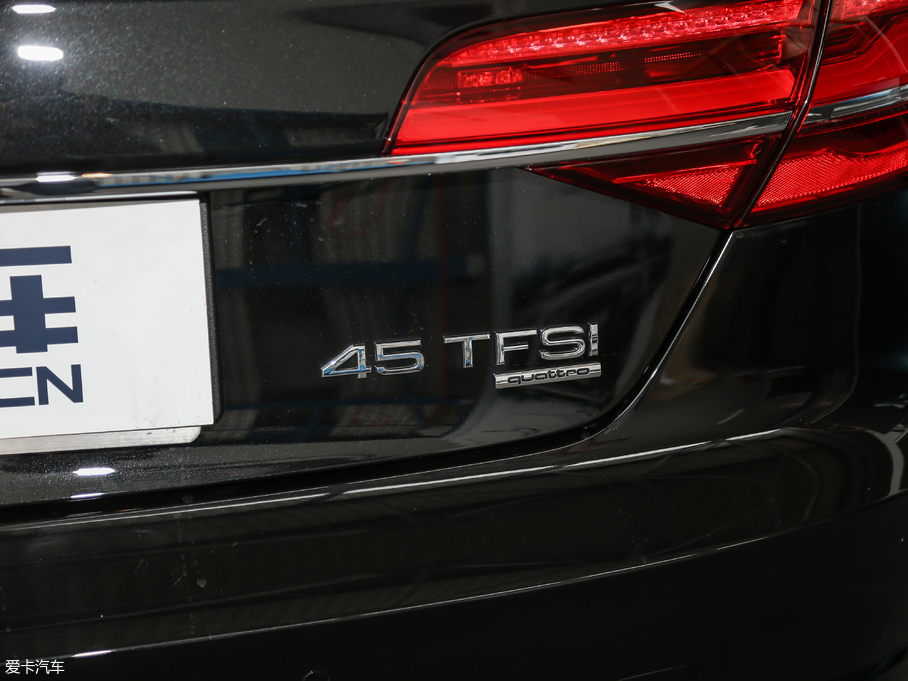 2017WA8 45 TFSI quattro ׿Խh