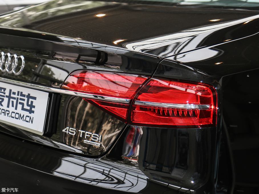 2017WA8 45 TFSI quattro ׿Խh