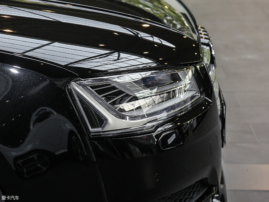 2017WA8 45 TFSI quattro ׿Խh