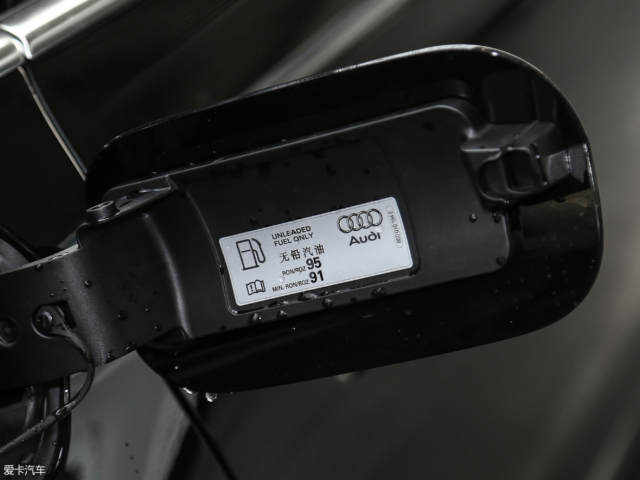 2017WA8 45 TFSI quattro ׿Խh