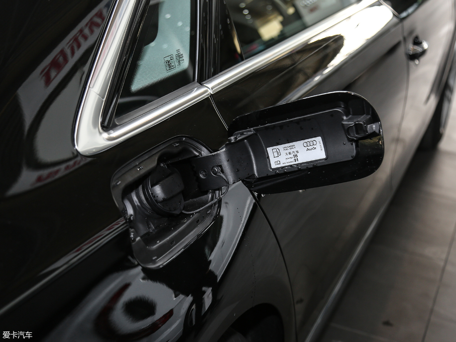 2017WA8 45 TFSI quattro ׿Խh