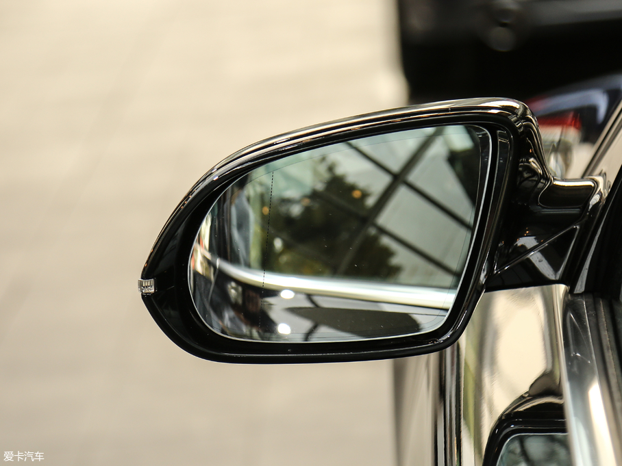 2017WA8 45 TFSI quattro ׿Խh