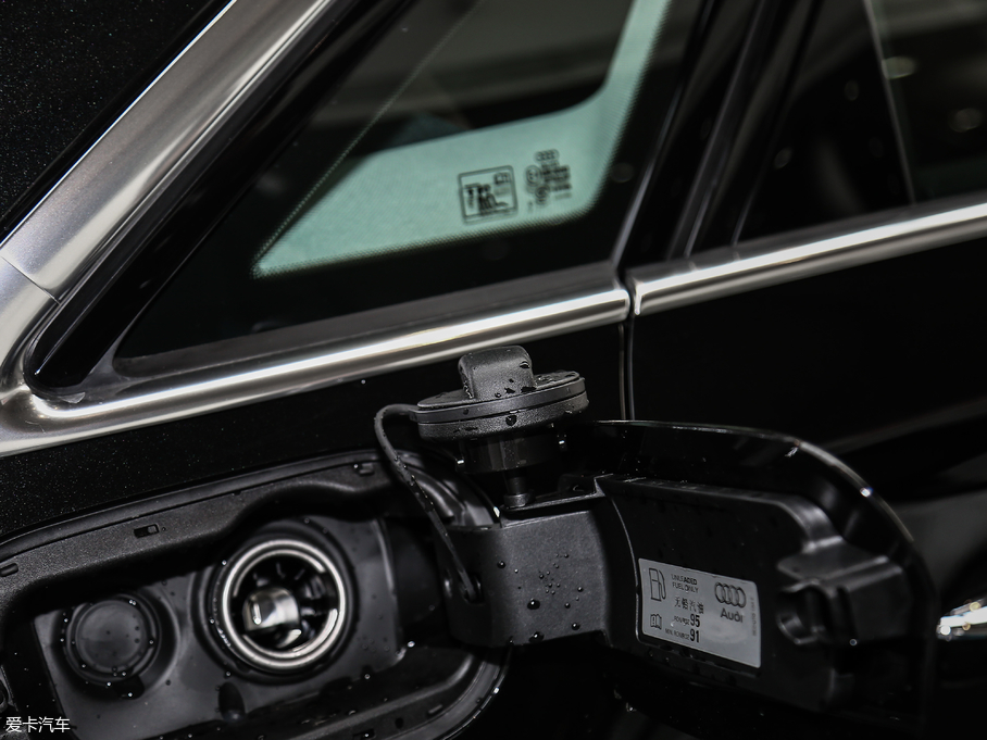 2017WA8 45 TFSI quattro ׿Խh