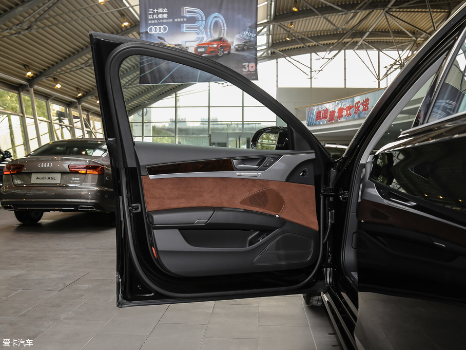 2017WA8 45 TFSI quattro ׿Խh