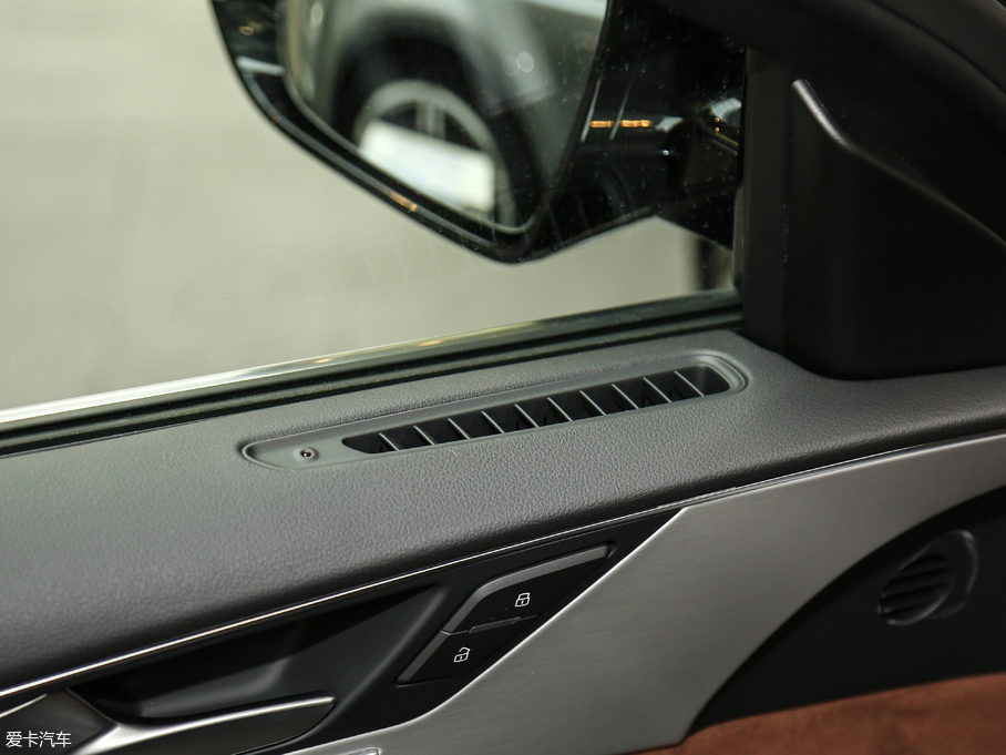 2017WA8 45 TFSI quattro ׿Խh