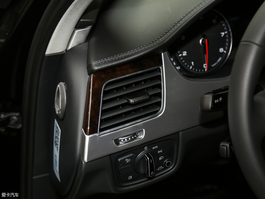 2017WA8 45 TFSI quattro ׿Խh