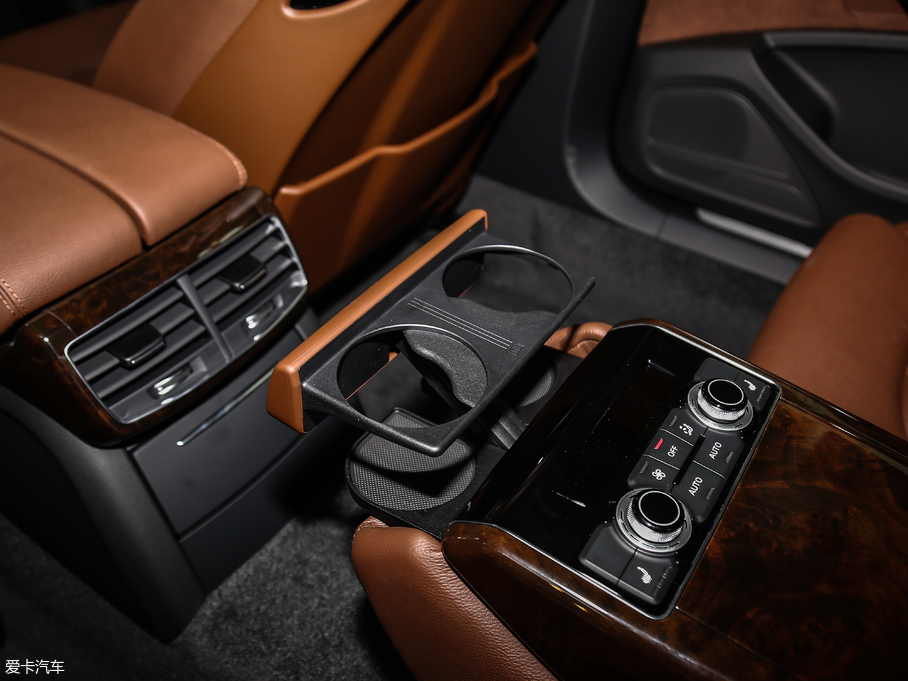 2017WA8 45 TFSI quattro ׿Խh