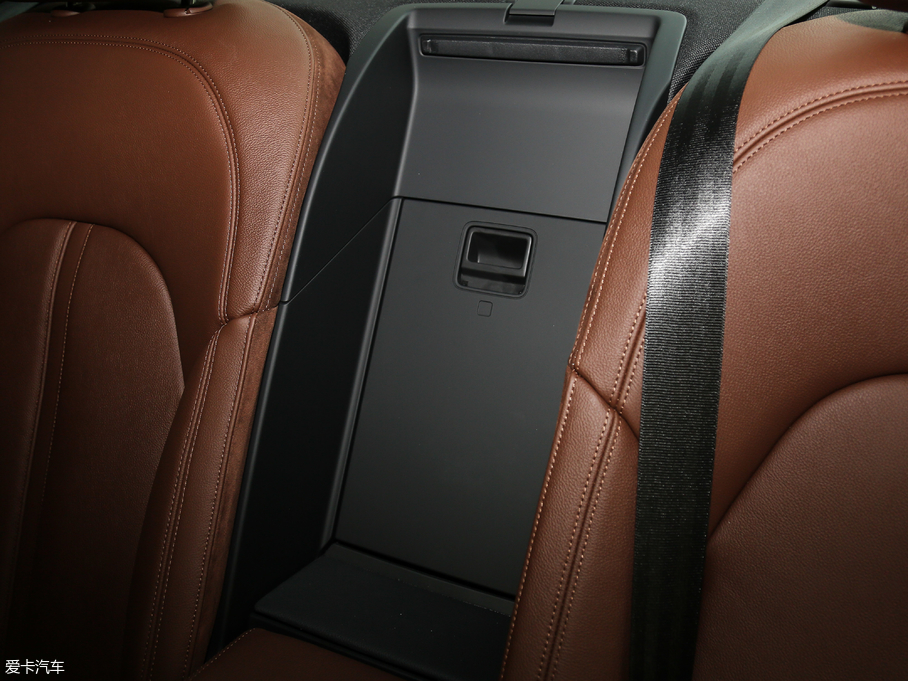 2017WA8 45 TFSI quattro ׿Խh