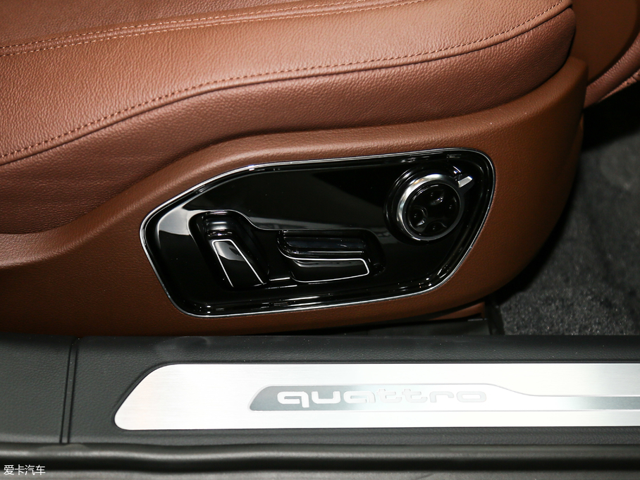 2017WA8 45 TFSI quattro ׿Խh