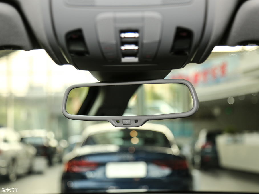 2017WA8 45 TFSI quattro ׿Խh