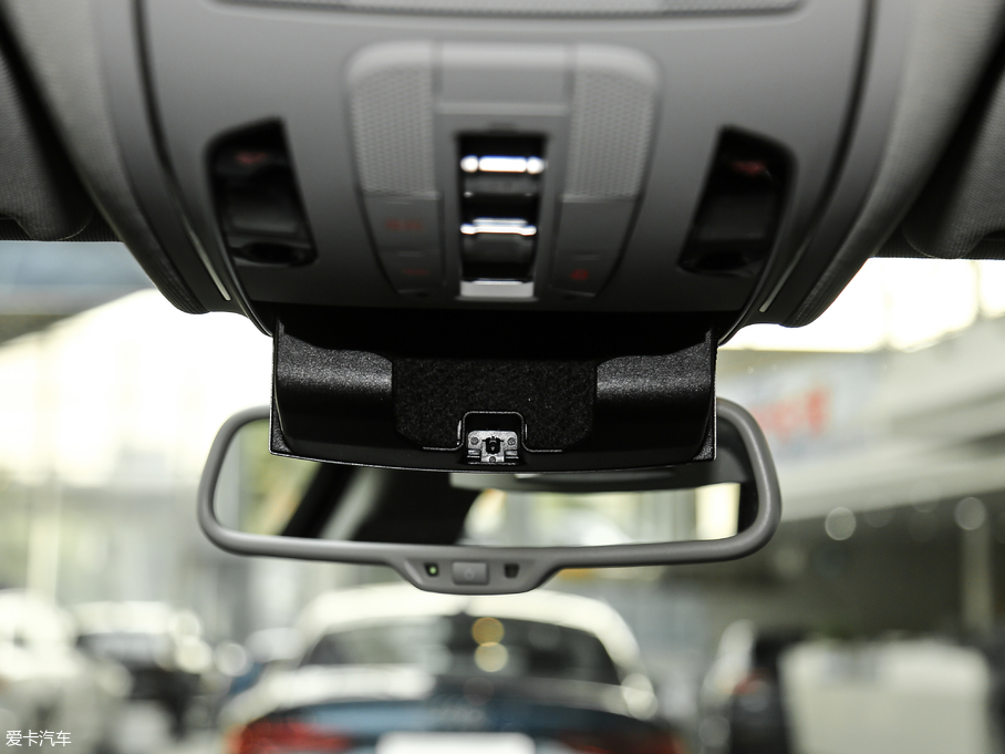 2017WA8 45 TFSI quattro ׿Խh