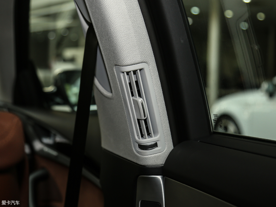 2017WA8 45 TFSI quattro ׿Խh