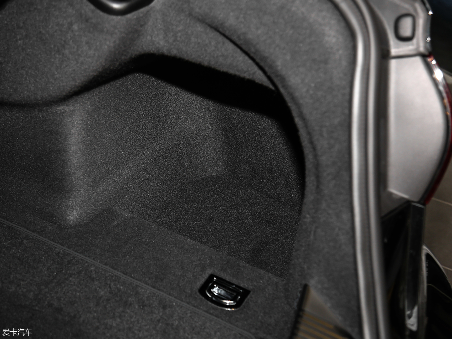 2017WA8 45 TFSI quattro ׿Խh