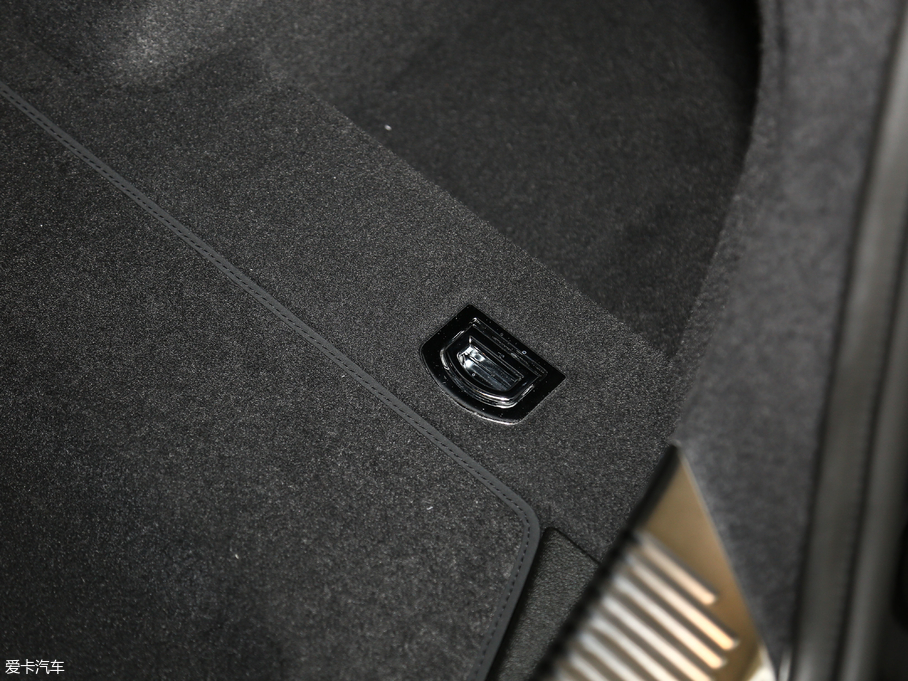 2017WA8 45 TFSI quattro ׿Խh