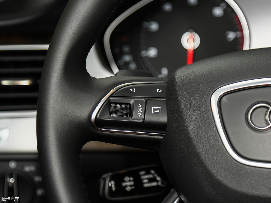 2017WA8 45 TFSI quattro ׿Խh