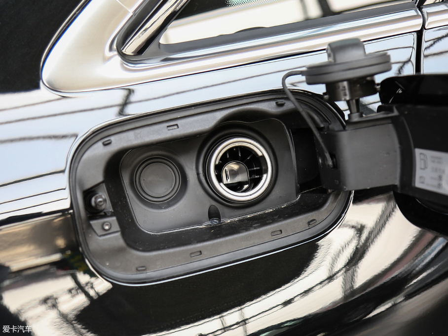 2017?yun)WA8 45 TFSI quattro I(lng)ȾӢذ