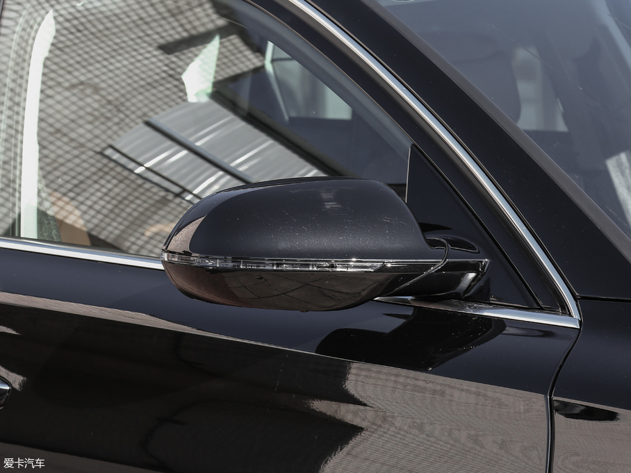 2017?yun)WA8 60 TFSI quattro A