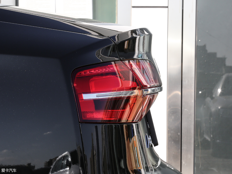 2017WA8 60 TFSI quattro A