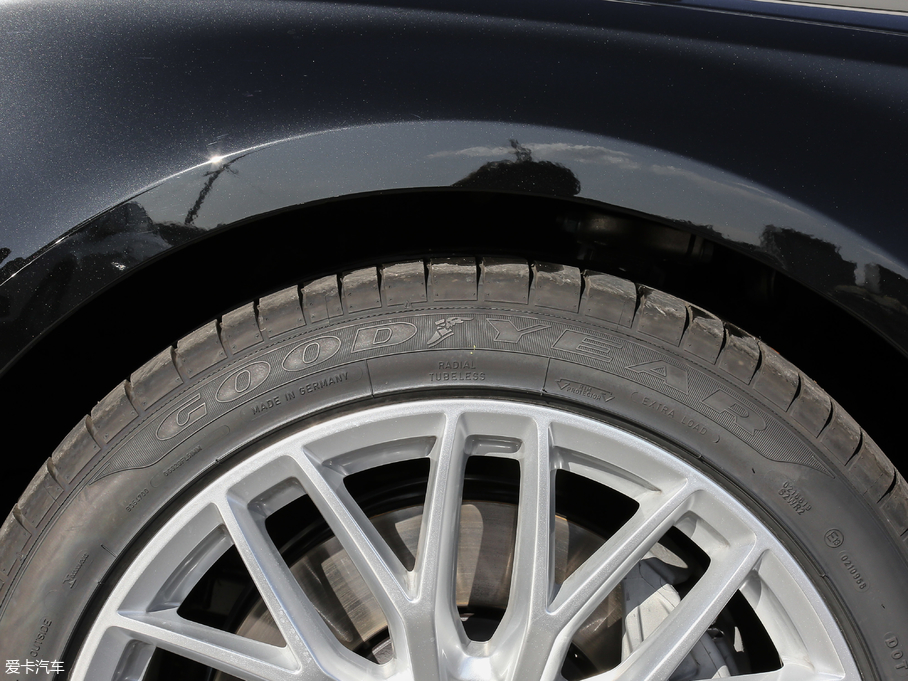 2017WA8 60 TFSI quattro A